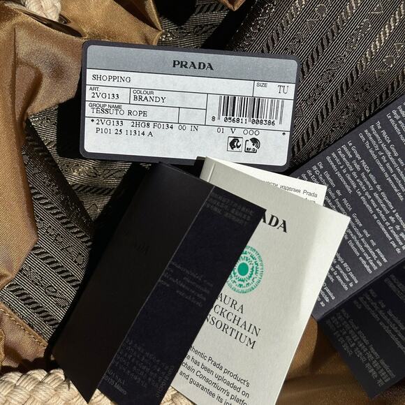 $2,500 mariner medium nylon tote bag - Picture 5 of 6